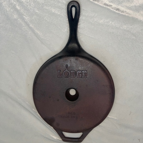 Lodge wedge skillet - Picture 3 of 6